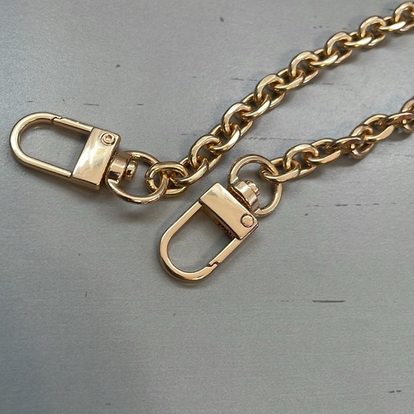 47” gold crossbody chain - unbranded- BUY NOW Price - Picture 2 of 2